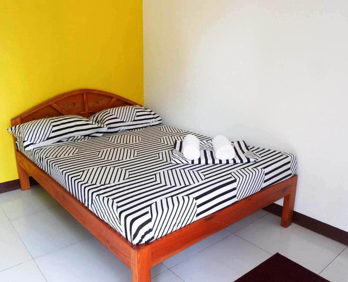 Princesa Michaella Hostel Itaytay Bagian luar foto